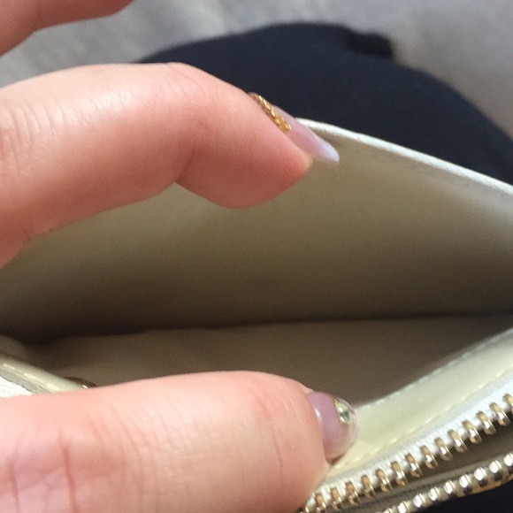 Louis Vuitton Pochette Cles In Vernis Blanc Corail - Picture 8 of 8